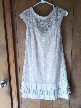 Jessica Simpson Sparkly Lace Dress Size 2 – Sheer Overlay Party Dress